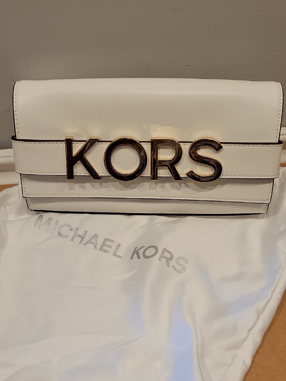 Michael Kors Bellame Leather Strap/Clutch